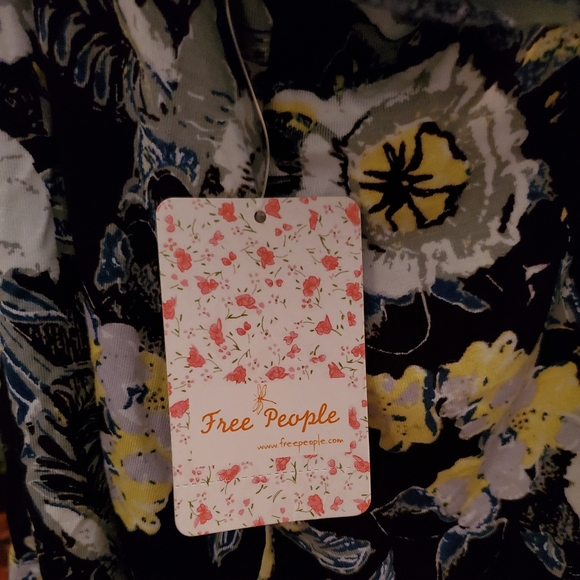 🌸Free People Baha Babe Floral Top🌸 - Picture 8 of 8